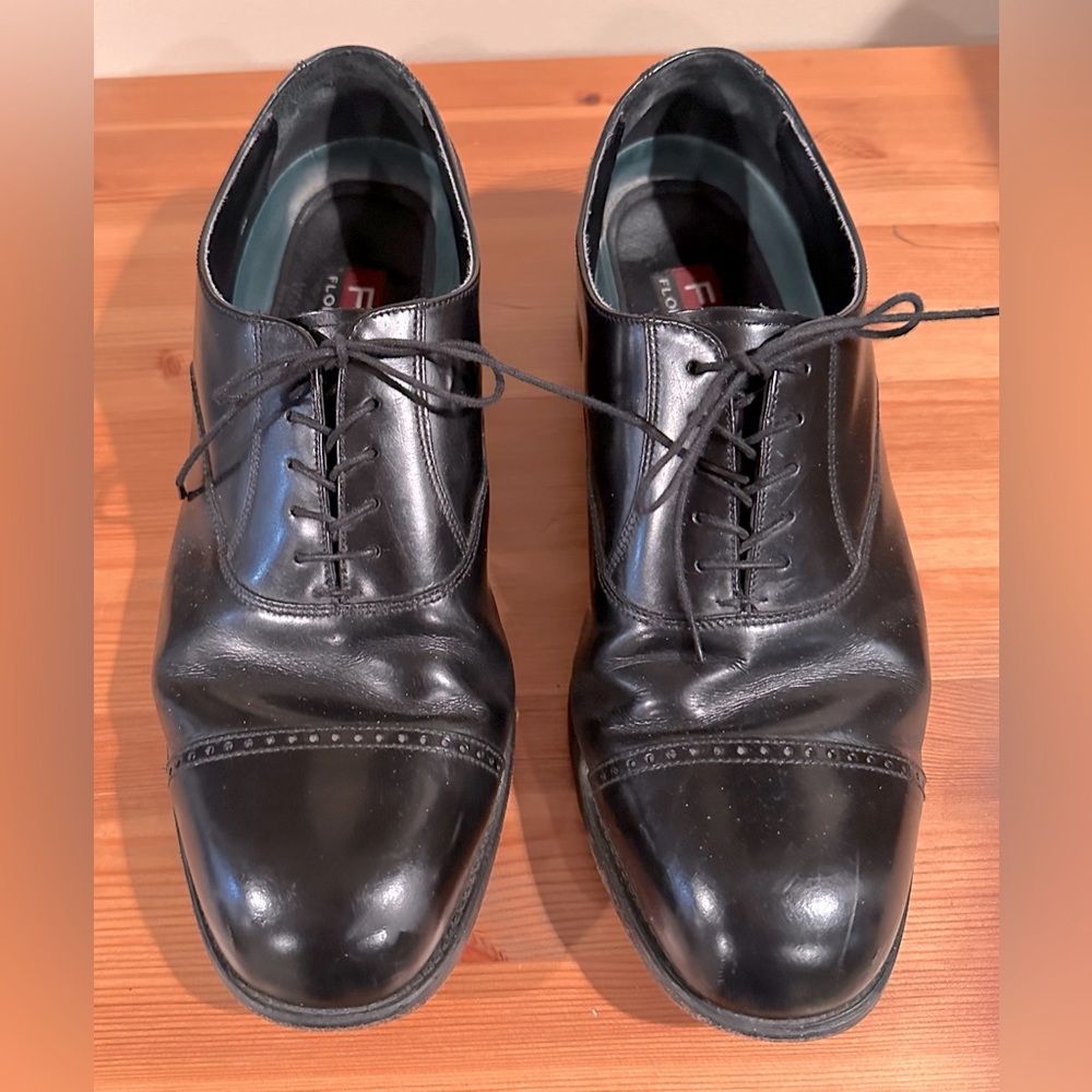 Men’s Florsheim Oxford
Black
Size 11